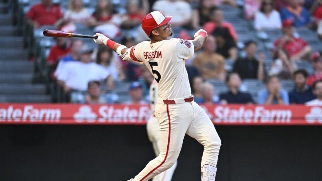 Astros' 4-run small-ball rally in ninth inning sinks Angels