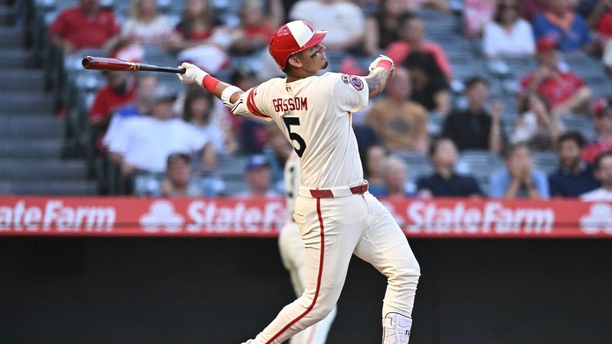 Astros' 4-run small-ball rally in ninth inning sinks Angels