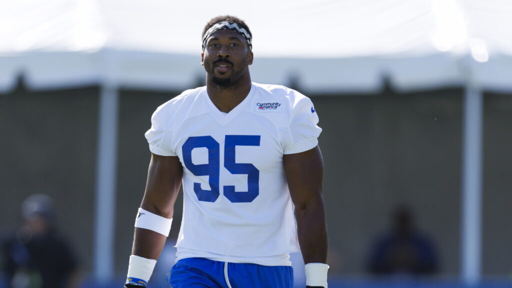 Report: Myles Garrett will need about six weeks to recover from knee surgery