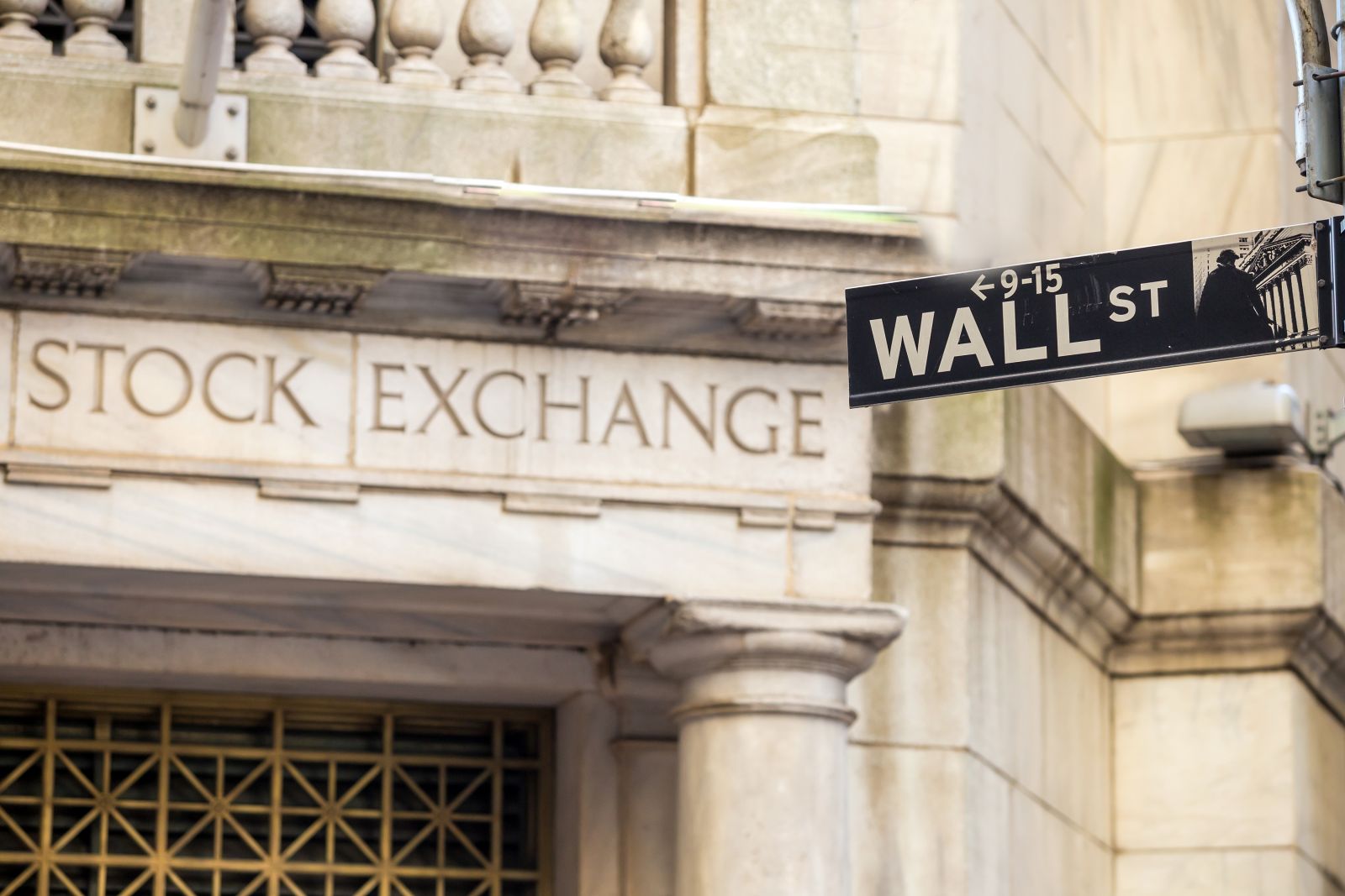 Stocks Finish Mostly Higher as Crude Prices Fall