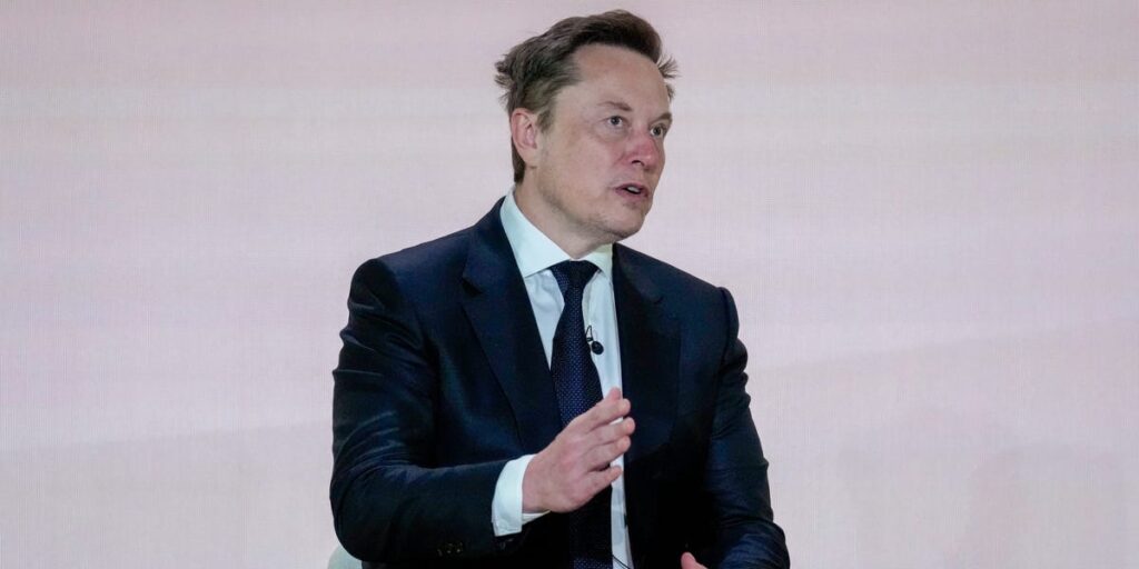 Neocloud Stock Rout Persists As Elon Musk Warns of 'Guppy-Level Death'